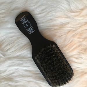 Men’s boar bristle hair brush